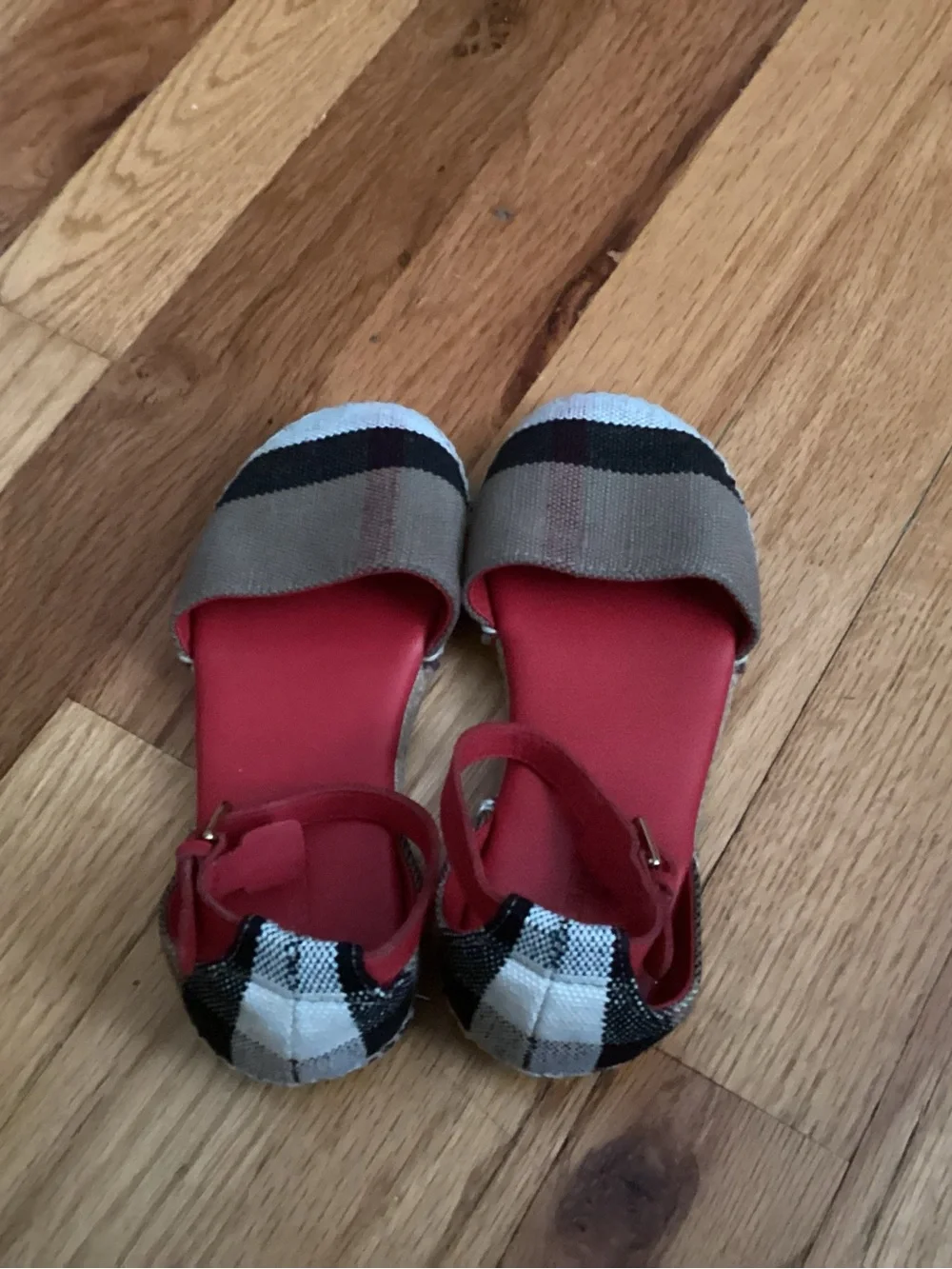 Burberry girls sandals